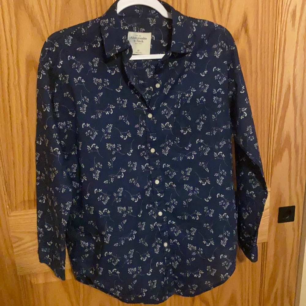 Women’s Abercrombie Paisley Print Button-Down